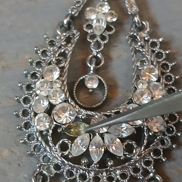 Vtg Chandelier Dangle Rhinestone Crystal Statement Earrings - Picture 14 of 16